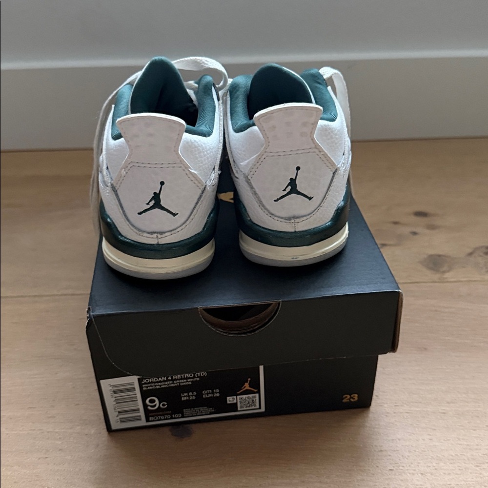 Jordan 4 Retro - Picture 3 of 7